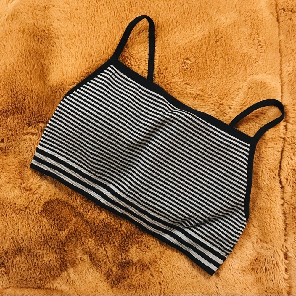 NWOT Colsie Square Neck Sports Bra